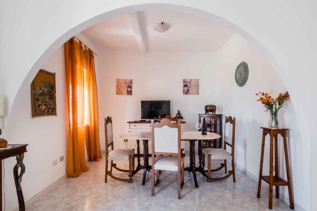Villa Rosa Near The Sandy Beach, Parking & Wifi โนโต ภายนอก รูปภาพ